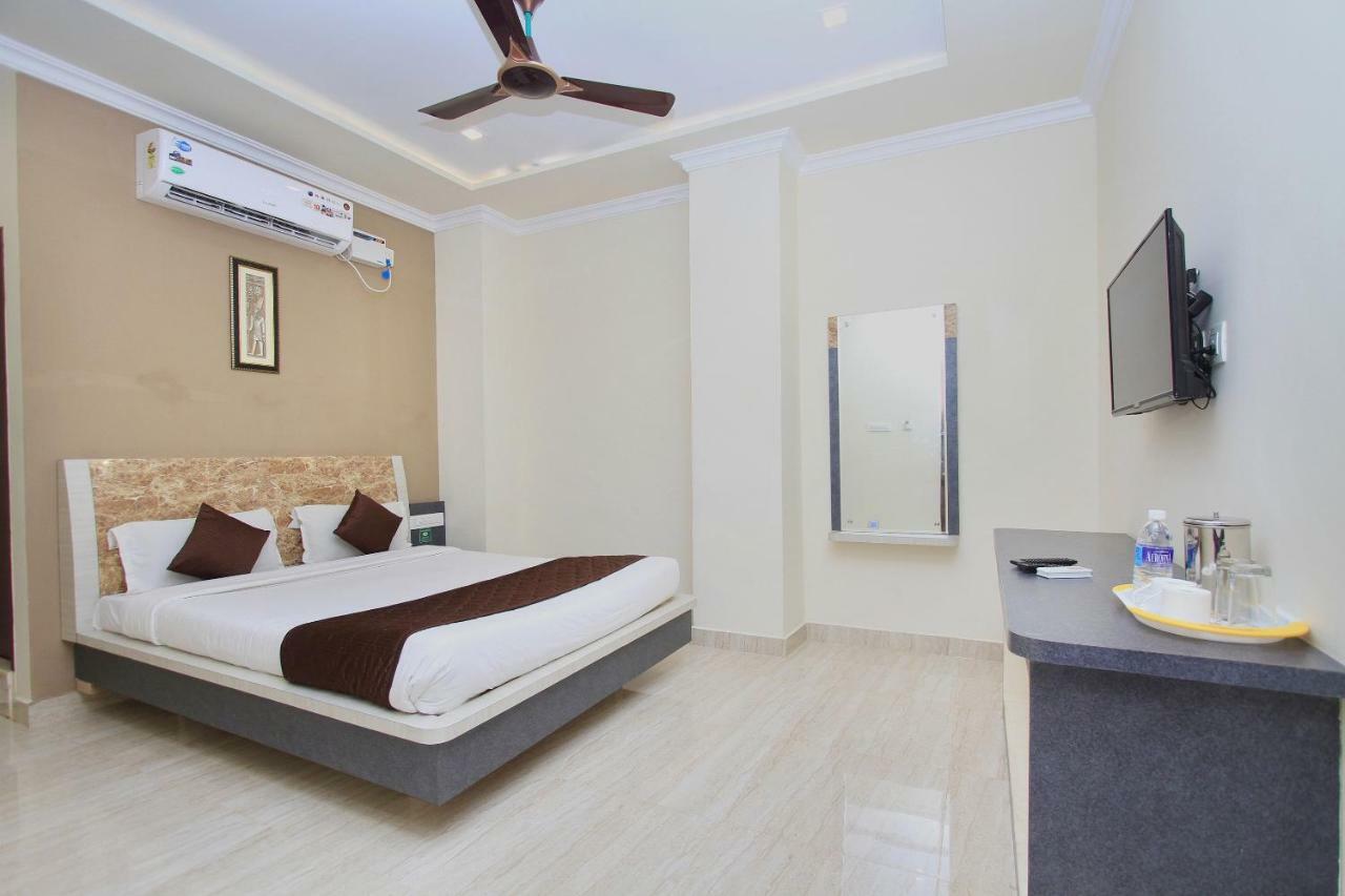 Oyo 8446 Bouvana Residency Pondicherry Exteriör bild