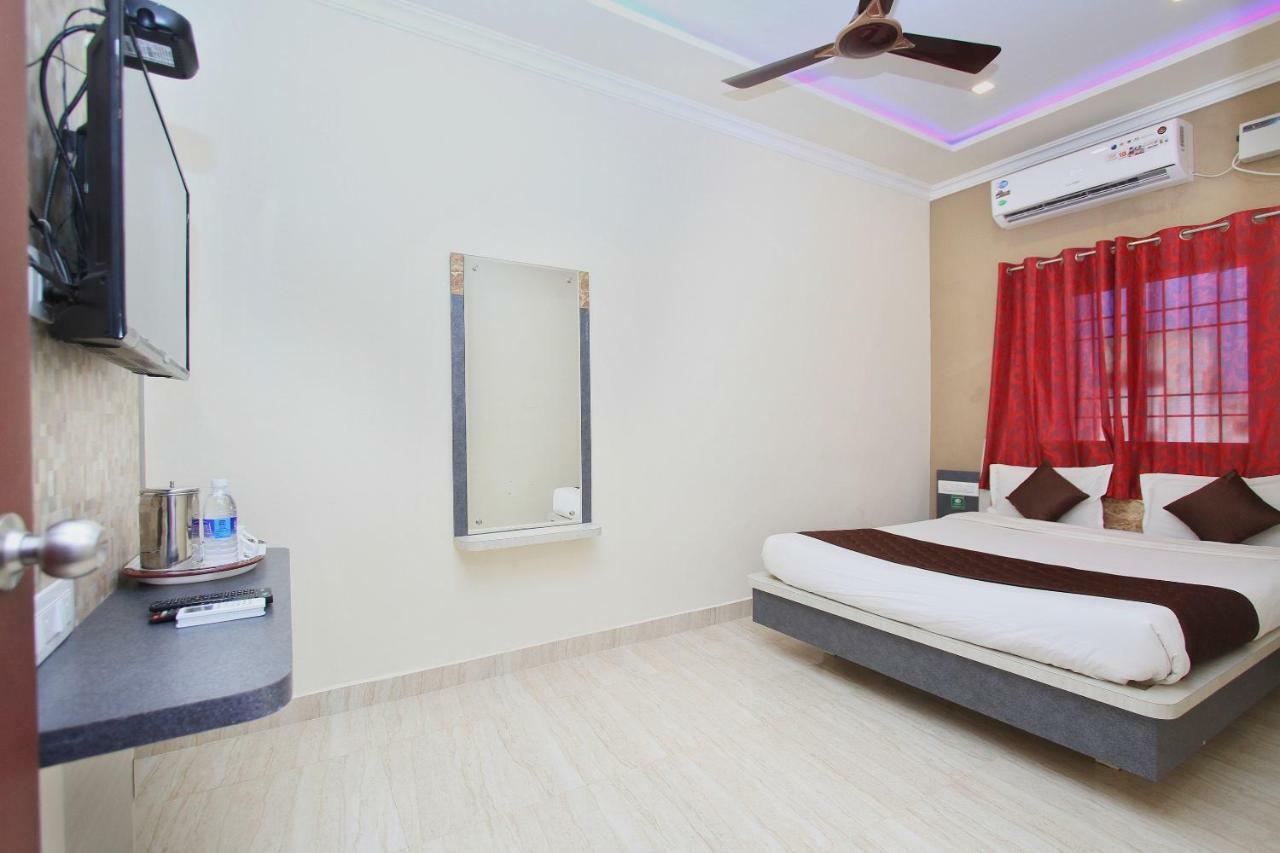 Oyo 8446 Bouvana Residency Pondicherry Exteriör bild