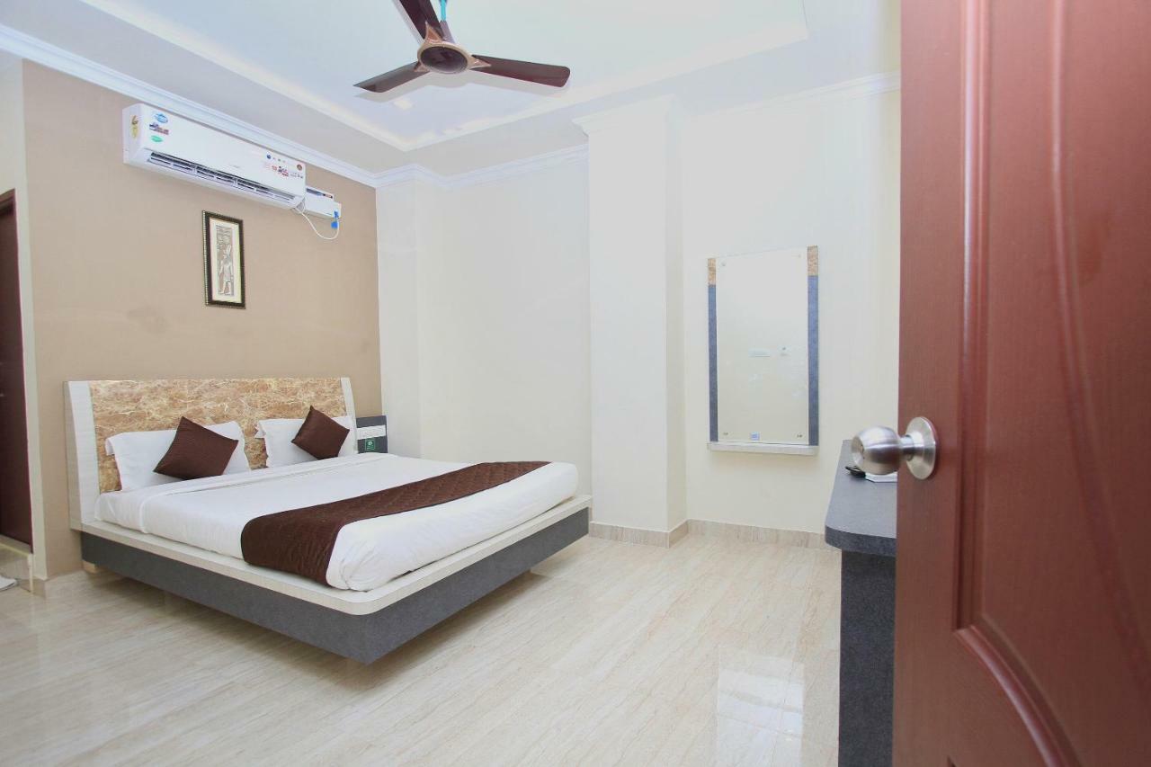Oyo 8446 Bouvana Residency Pondicherry Exteriör bild