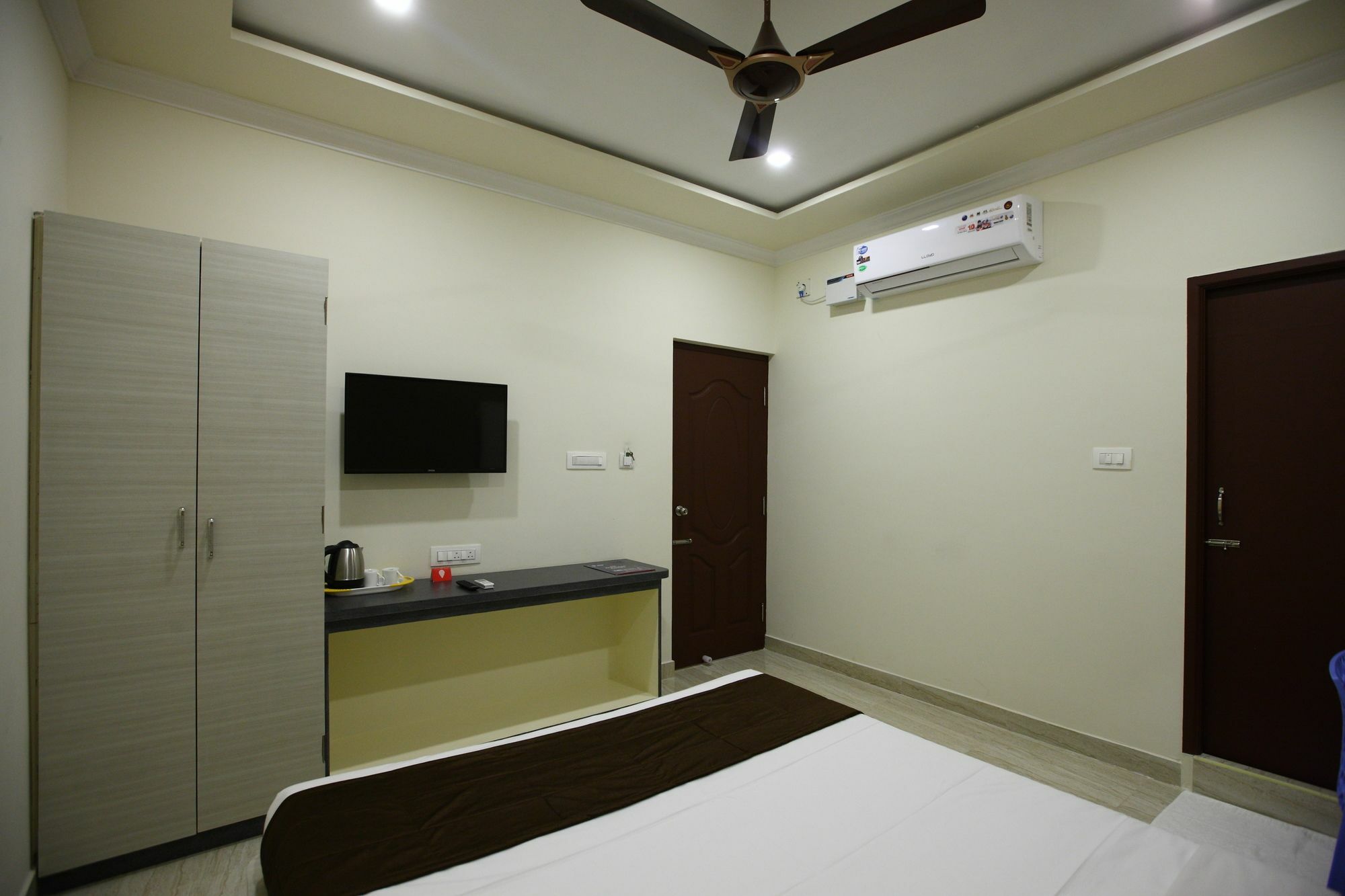 Oyo 8446 Bouvana Residency Pondicherry Exteriör bild