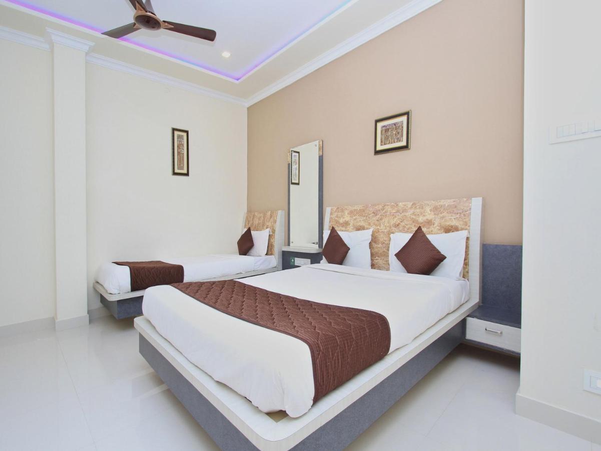 Oyo 8446 Bouvana Residency Pondicherry Exteriör bild